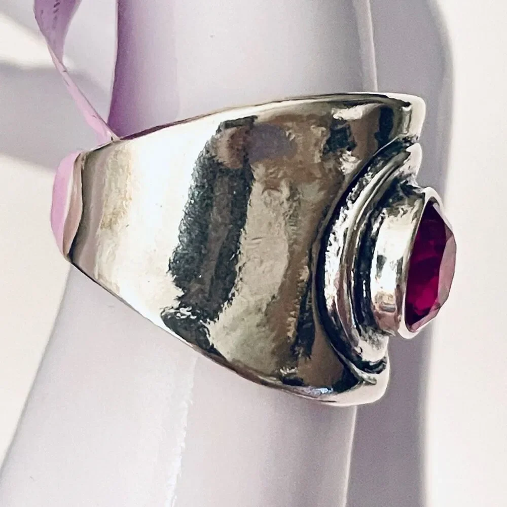 NWT Gorgeous Sz 9 Made in Israel .925 Sterling Silver Thick Pink Big Stone Ring